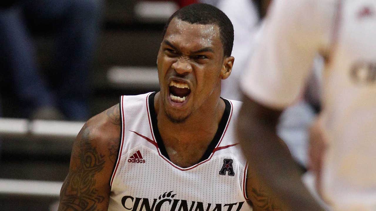 Big 1st half lifts No. 7 Cincinnati over UCF 77-49